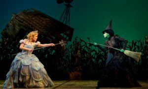 Elphaba vs Glinda