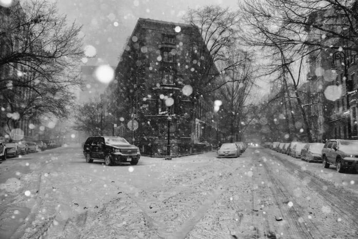 Image of blizzard in NYC streets