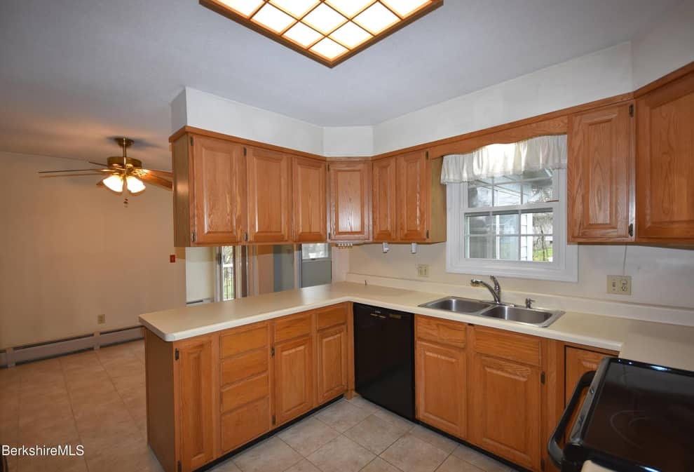 56 Rockland Drive Kitchen